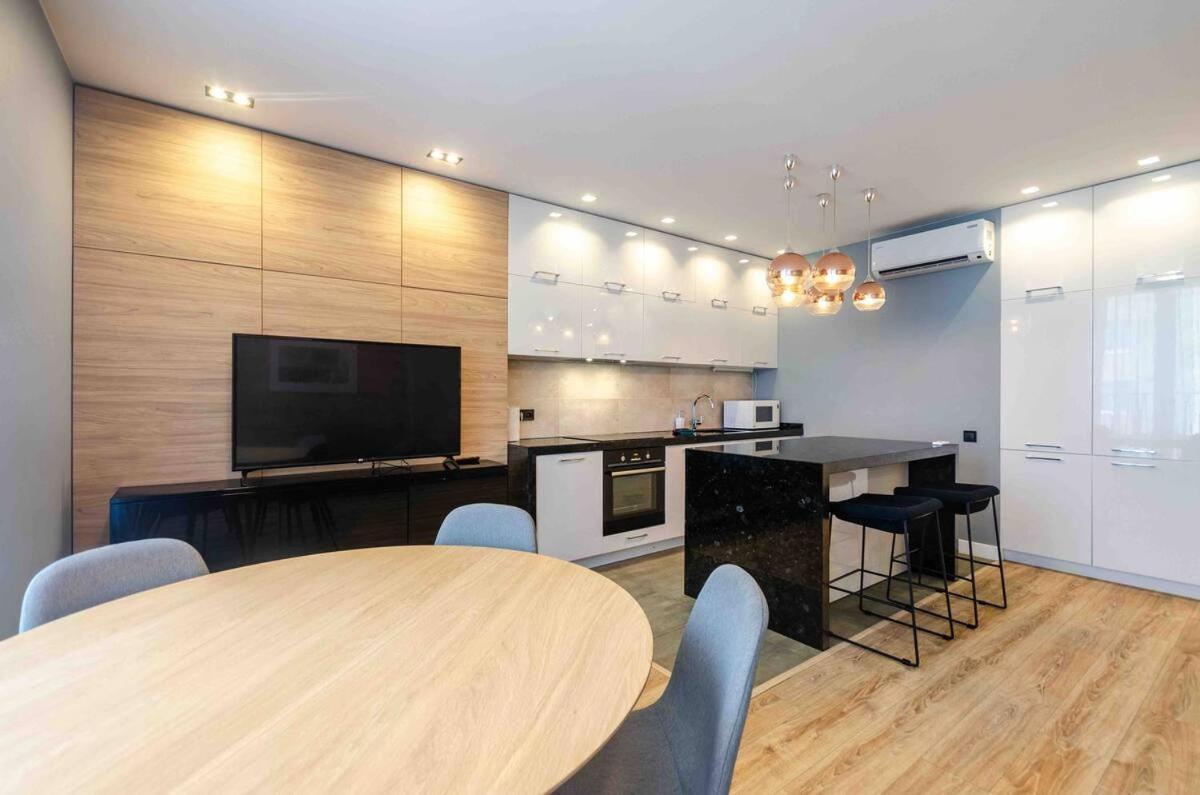 Petrovdom 190-199-216 In Spacious Apartments At Rc New York Concept House Kiev Ngoại thất bức ảnh